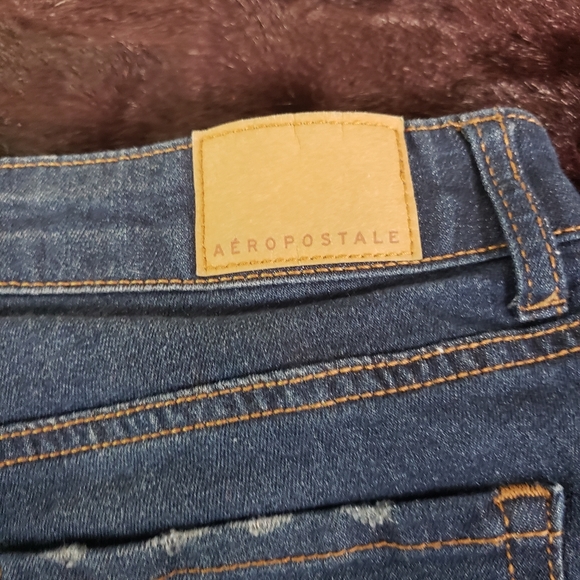 Used - Picture 2 of 4